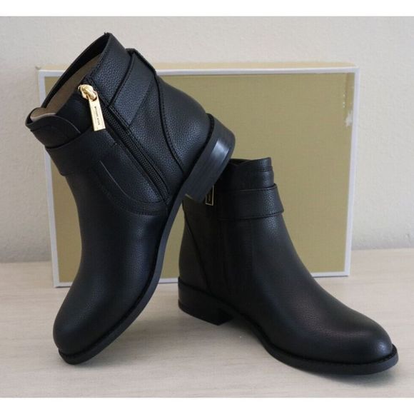 MICHAEL Michael Kors Women's 5M Black Faux Leather Jilly Flat Bootie $112 - Picture 2 of 10